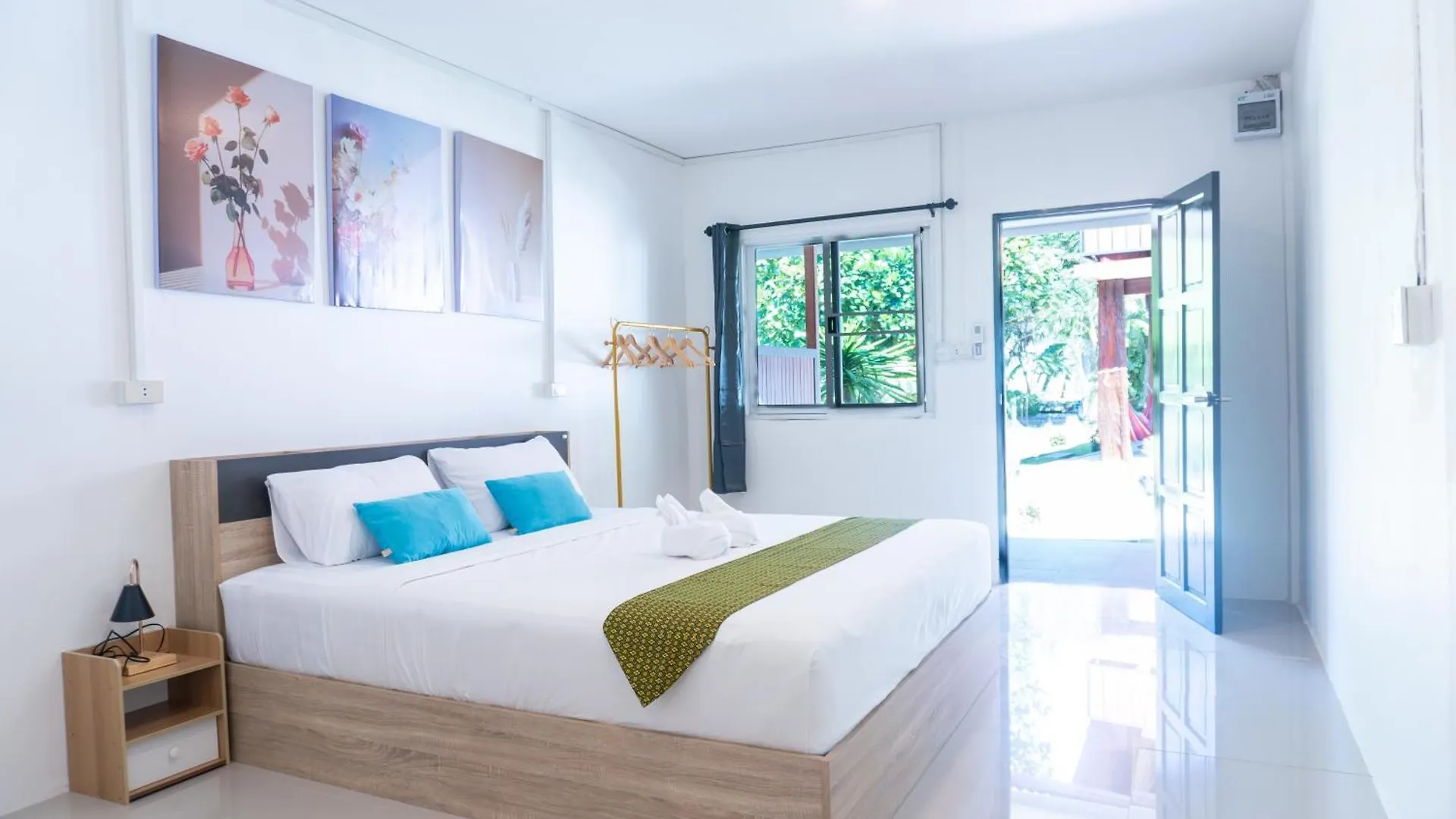 Επικοινωνία με το Chill Out Resort